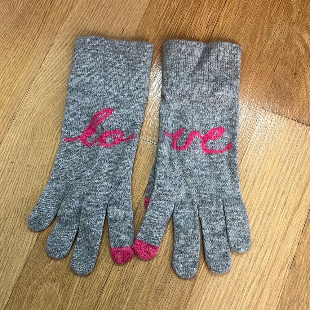 Cashmere “love” gloves